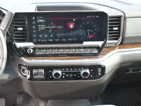 Used 2026 GMC Sierra 1500 SLE w/ Preferred Package image 18