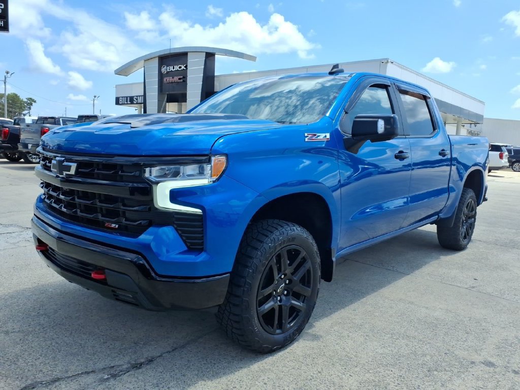 Used 2022 Chevrolet Silverado 1500 LT Trail Boss w/ LT Trail Boss Premium Package AWD/4WD image 3