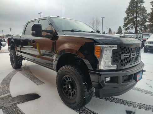 Used 2017 Ford F250 Lariat w/ Lariat Ultimate Package image 7