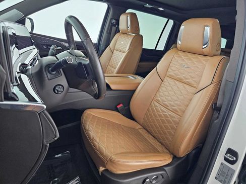 Used 2021 Cadillac Escalade ESV Sport w/ Driver Assist Tech Package AWD/4WD image 23