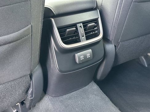 Used 2022 Subaru Outback Premium AWD/4WD image 28