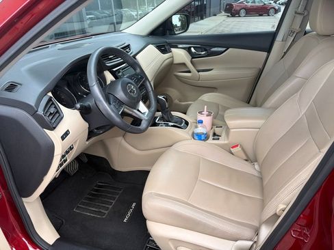 Used 2020 Nissan Rogue SL w/ Premium Package AWD/4WD image 4