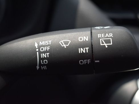 Used 2021 Toyota RAV4 LE FWD image 22
