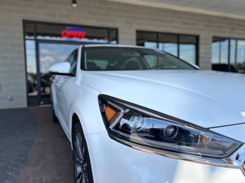 Used 2017 Kia Cadenza Premium FWD image 26