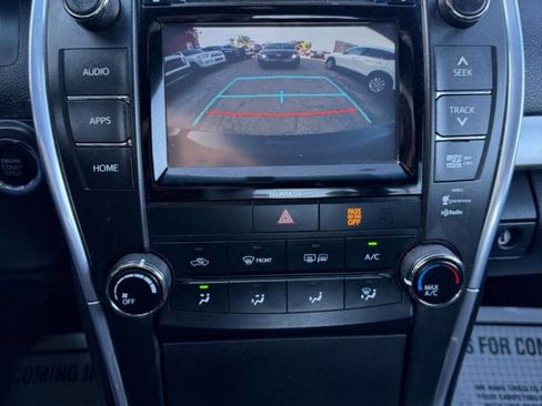 Used 2016 Toyota Camry SE w/ Moonroof Package FWD image 15