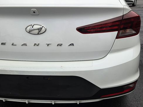 Used 2019 Hyundai Elantra SE w/ Cargo Package image 29