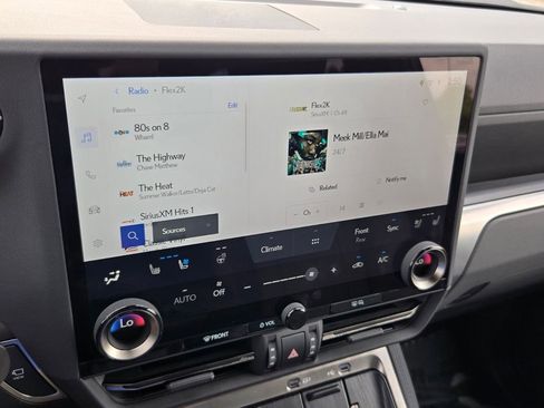 Used 2024 Lexus GX 550 w/ Accessory Package (Z1) image 20