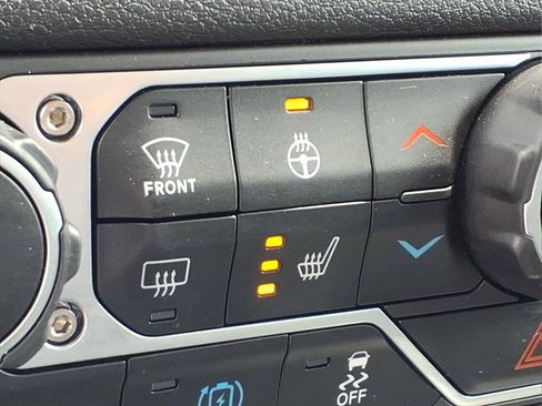 Used 2024 Jeep Wrangler Unlimited AWD/4WD image 5