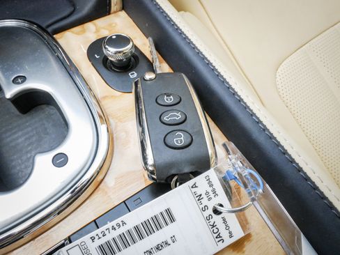 Used 2015 Bentley Continental GT V8 S image 35