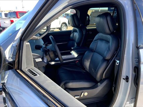 New 2026 Lincoln Navigator L Reserve w/ Jet Appearance Package AWD/4WD image 9