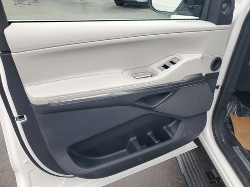 New 2026 Lincoln Navigator Reserve image 8