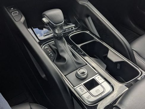 Certified 2025 Kia Telluride S FWD image 33