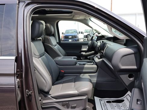 Used 2025 Ford Expedition Max Active AWD/4WD image 25