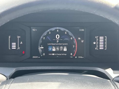 Used 2025 Toyota 4Runner SR5 AWD/4WD image 36