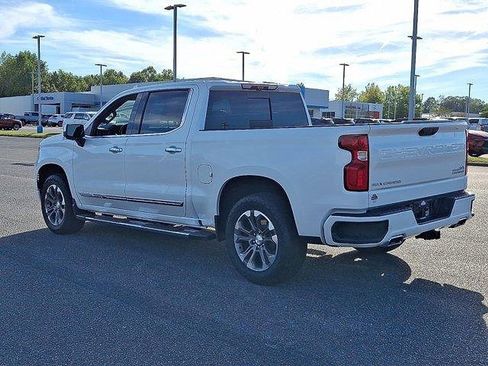 Used 2023 Chevrolet Silverado 1500 High Country w/ Technology Package image 4