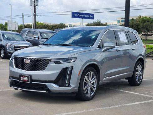 Used 2025 Cadillac XT6 Premium Luxury w/ Technology Package FWD image 3
