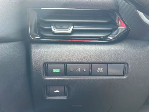 Used 2025 Nissan Sentra SV w/ Trunk Package FWD image 16