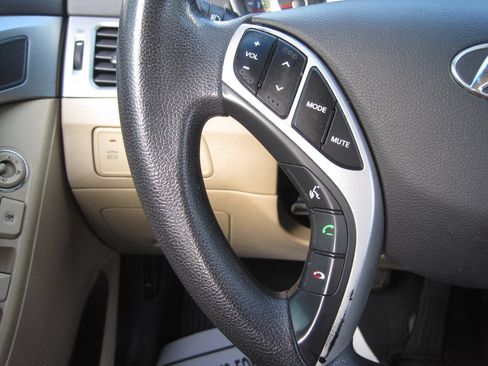 Used 2012 Hyundai Elantra GLS w/ Preferred Pkg 3 FWD image 30