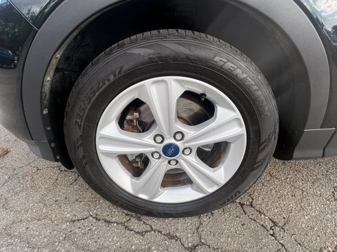 Used 2015 Ford Escape SE w/ Equipment Group 201A AWD/4WD image 9