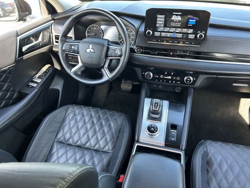 Used 2022 Mitsubishi Outlander SEL image 12