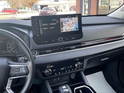 Used 2025 Mitsubishi Outlander ES image 6