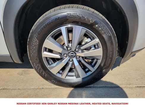 Certified 2025 Nissan Pathfinder SL image 22