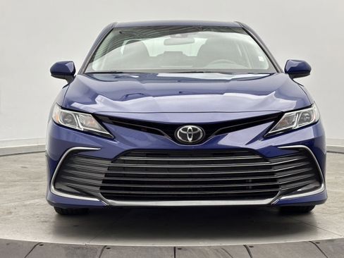 Used 2023 Toyota Camry LE image 2