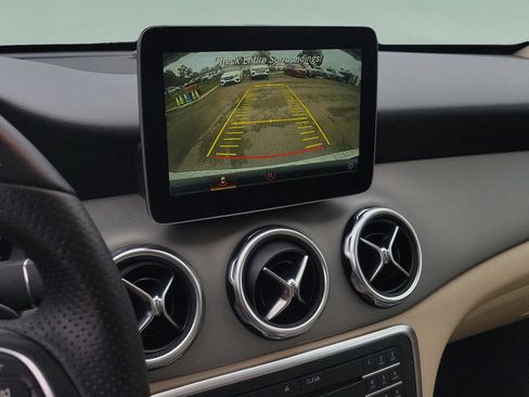 Certified 2018 Mercedes-Benz GLA 250 image 35
