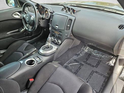 Used 2011 Nissan 370Z Roadster image 15