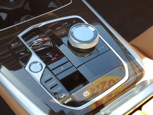 Used 2024 BMW X5 xDrive40i w/ Executive Package image 27