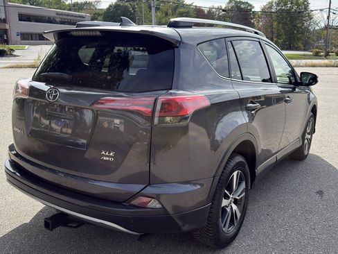 Used 2018 Toyota RAV4 XLE w/ Plus Extra Value Package AWD/4WD image 5