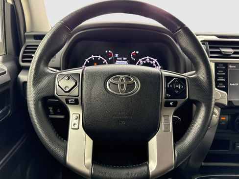 Used 2022 Toyota 4Runner SR5 Premium AWD/4WD image 19