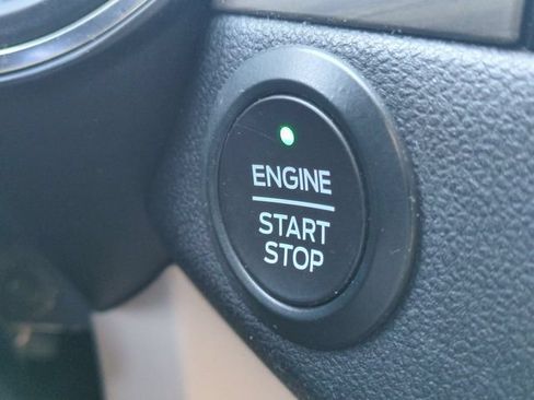 Used 2020 Ford Escape Titanium AWD/4WD image 27