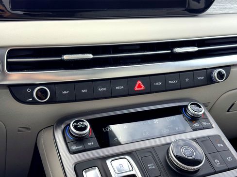 Used 2024 Hyundai Palisade Calligraphy image 34