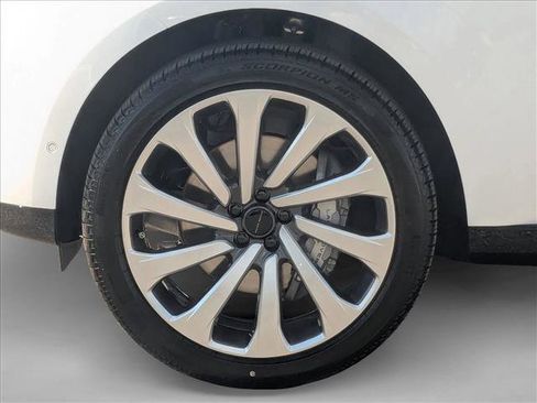 New 2026 Land Rover Range Rover Long Wheelbase SE AWD/4WD image 10