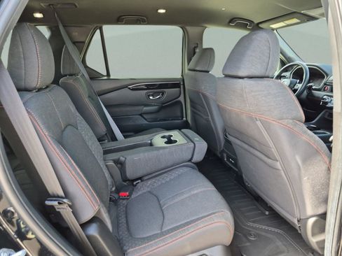 Certified 2023 Honda Pilot Sport image 18