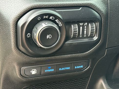 Used 2021 Jeep Wrangler Unlimited Sahara w/ Cold Weather Group AWD/4WD image 24