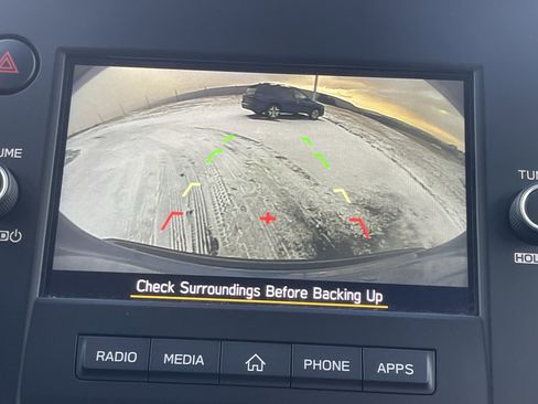 Certified 2025 Subaru Forester Base image 26