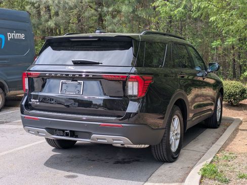 New 2026 Ford Explorer Active image 3