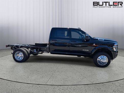 New 2026 RAM 4500 4x4 Crew Cab DRW image 7