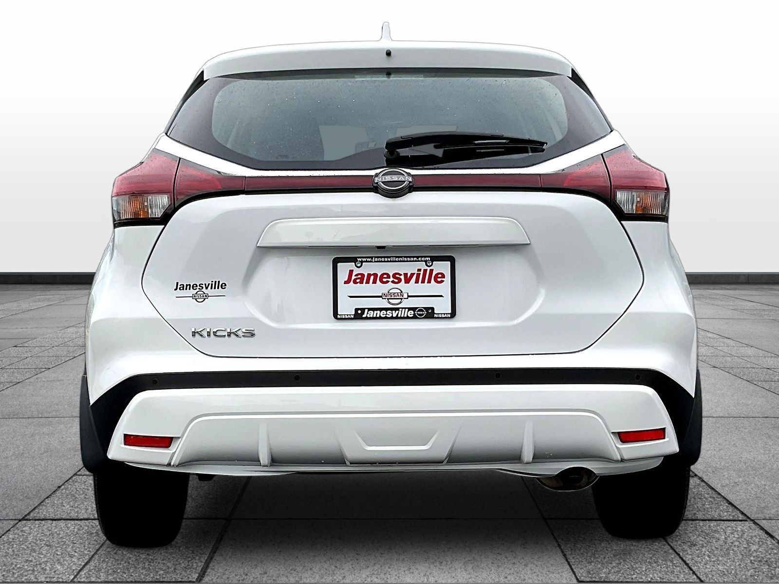 Used 2025 Nissan Kicks Play S FWD image 6