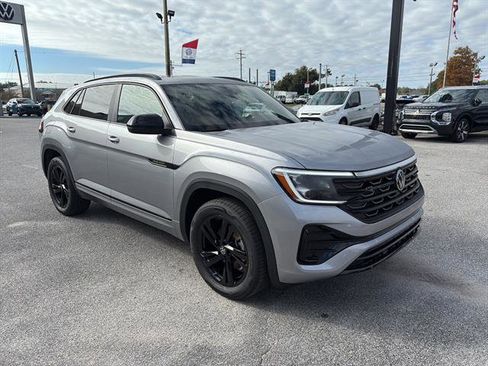 New 2026 Volkswagen Atlas Cross Sport SEL R-Line AWD/4WD image 9