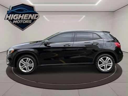 Used 2020 Mercedes-Benz GLA 250 4MATIC w/ Premium Package image 3
