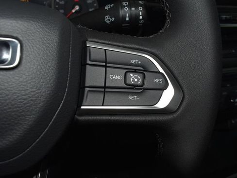 New 2026 Jeep Compass Latitude w/ Sun and Sound Group AWD/4WD image 18
