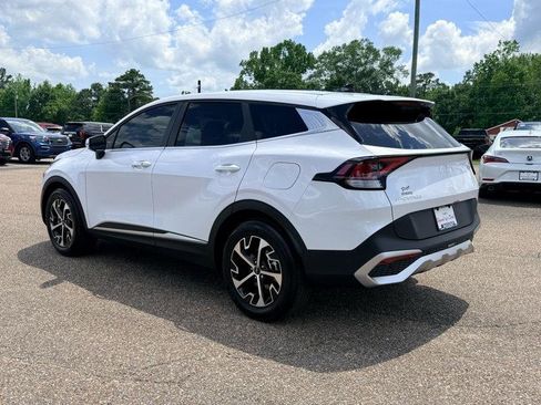 Used 2025 Kia Sportage EX FWD image 4