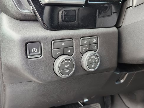 New 2026 Chevrolet Silverado 2500 LT w/ All Star Edition AWD/4WD image 17