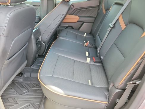 Used 2023 GMC Canyon AT4 w/ AT4 Premium Package AWD/4WD image 15