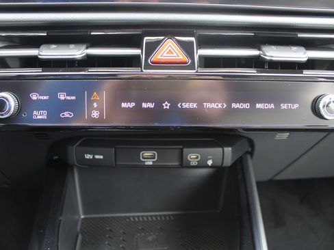 New 2026 Kia Niro EX FWD image 40