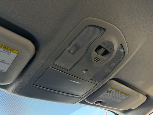 Used 2015 Toyota Prius Two image 18