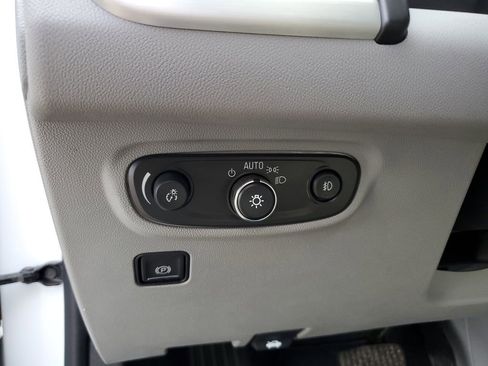 Used 2024 GMC Terrain SLT AWD/4WD image 19